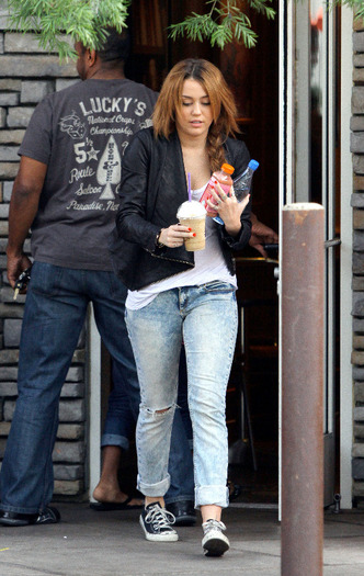 028 - Miley Cyrus At Coffee Bean in Toluca Lake