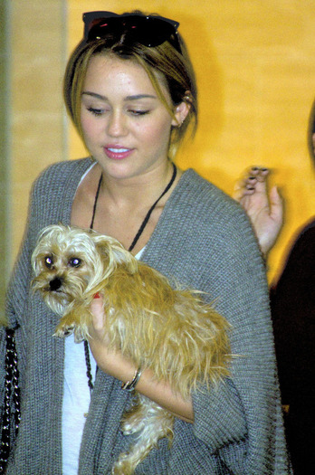 002 - Miley Cyrus At Nashville Airport