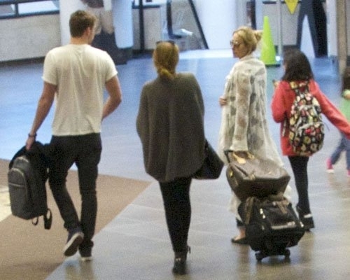 s001 - Miley Cyrus At Nashville Airport