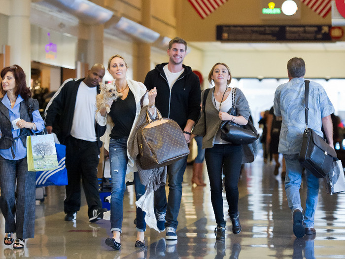 001 - Miley Cyrus Leaving Los Angeles and arriving in Nashville