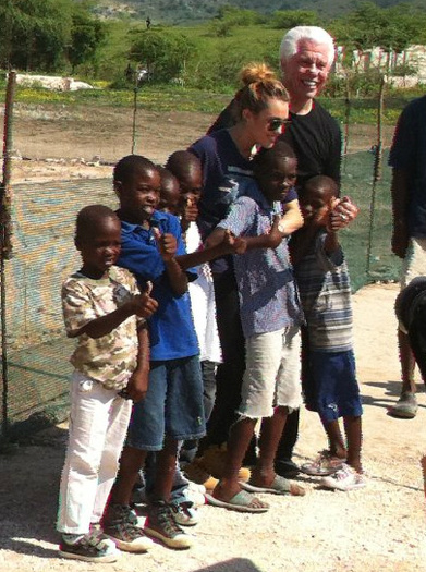 003~18 - Miley Cyrus In Haiti Again