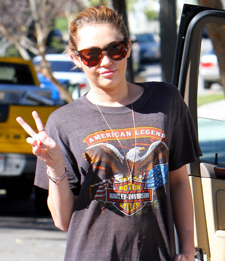 016 - Miley Cyrus Out and about in Beverly Hills
