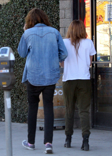 005 - Miley Cyrus Out in Hollywood