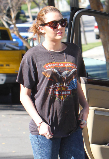 020 - Miley Cyrus Out and about in Beverly Hills