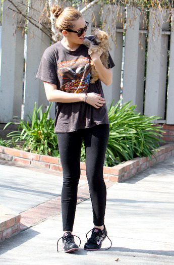 003 - Miley Cyrus Outside of her home in Toluca Lake
