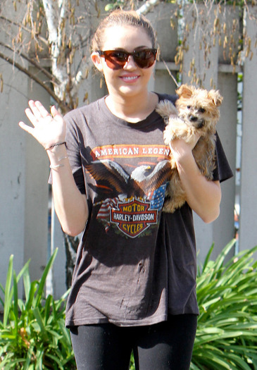014 - Miley Cyrus Outside of her home in Toluca Lake