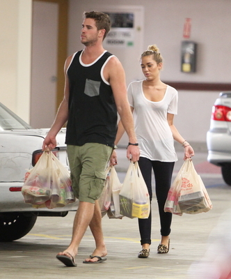 normal_12 - Miley Cyrus Shopping in Studio City