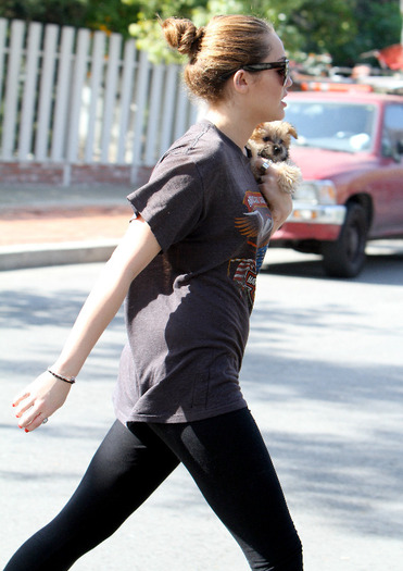 019 - Miley Cyrus Outside of her home in Toluca Lake