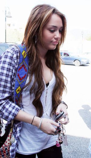 7 - Miley Cyrus Arriving to the Recording Studio in Burbank - February 13 2010