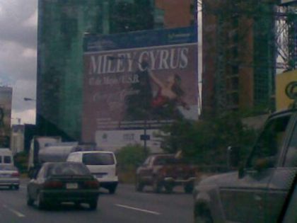 3 - Miley Cyrus Corazon Gitano Tour 2011 Billboard