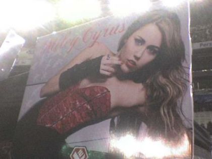 6 - Miley Cyrus Corazon Gitano Tour 2011 Billboard