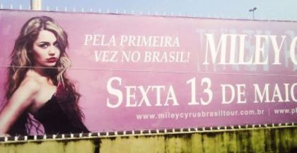 8 - Miley Cyrus Corazon Gitano Tour 2011 Billboard