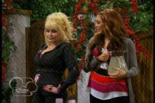 10 - Miley Cyrus At Hannah Montana Season 4 Screencaps Kiss it All Goodbye