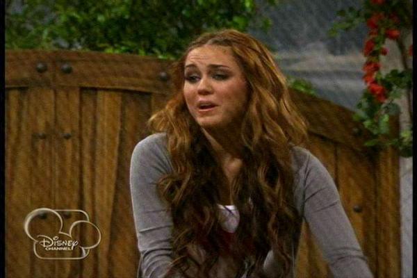 011 - Miley Cyrus At Hannah Montana Season 4 Screencaps Kiss it All Goodbye