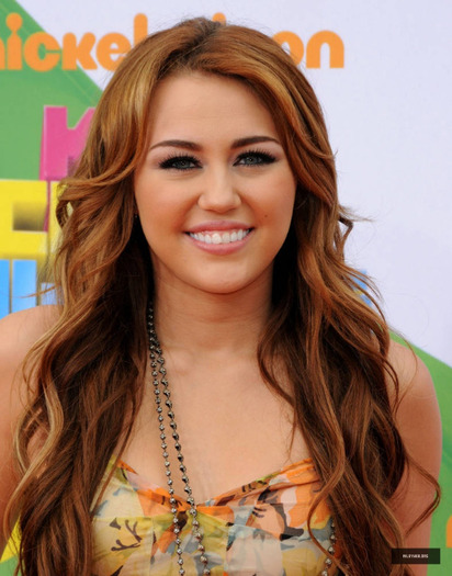028 - Miley Cyrus 2011 Kids Choice Awards - Arrivals