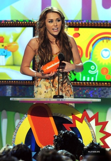 19 - Miley Cyrus 2011 Kids Choice Awards - Show
