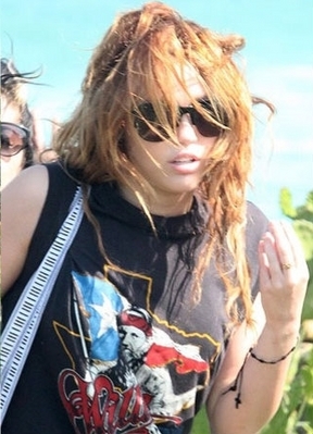 normal_AtABeachInRJBrazil - Miley Cyrus At An Exclusive Beach In Rio De Janeiro Brazil -12th May