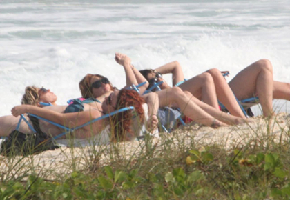 normal_AtABeachInRJBrazil_28629 - Miley Cyrus At An Exclusive Beach In Rio De Janeiro Brazil -12th May