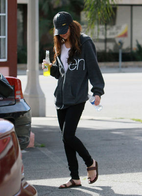 normal_uselena02~82 - Selena Gomez At Bronco Burrito Los Angeles