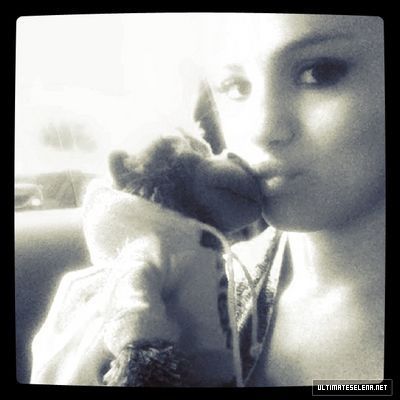normal_usn-instagram-25sept-2011 - Selena Gomez Personal Photos Instagram