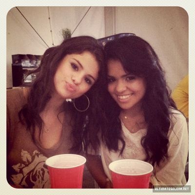 normal_usn-instagram-26aug-2011 - Selena Gomez Personal Photos Instagram