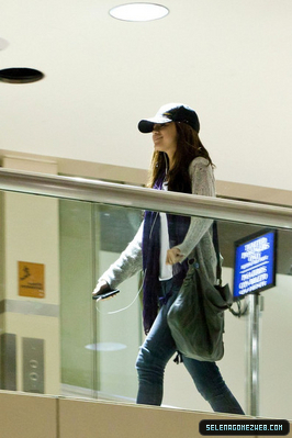 normal_002 - Selena Gomez at LAX Airport