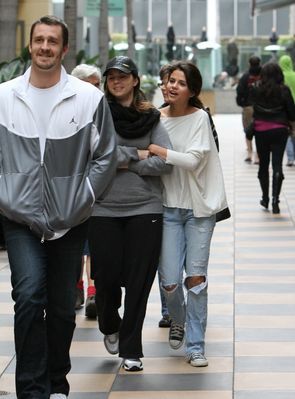 normal_uselena01~87 - Selena Gomez At Sherman Oaks Mall Los Angeles