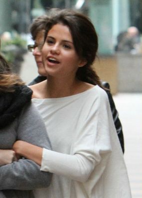 normal_uselena02~79 - Selena Gomez At Sherman Oaks Mall Los Angeles