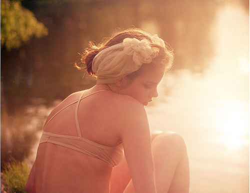 -AKSHARA O VISA PE MAMA EI CARE MURISE CAND EA ERA COPILA...-