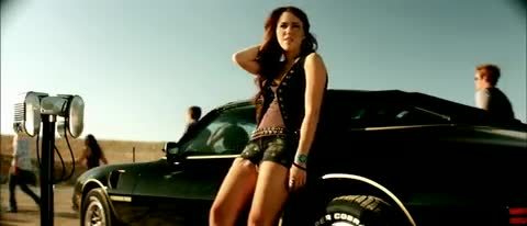 Miley-Cyrus-Party-In-The-USA 054