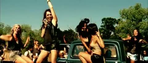 Miley-Cyrus-Party-In-The-USA 225