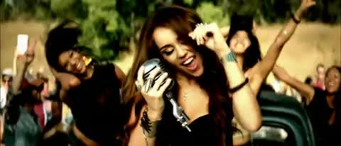 Miley-Cyrus-Party-In-The-USA 251
