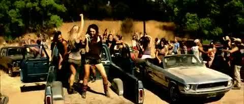Miley-Cyrus-Party-In-The-USA 260