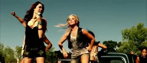 Miley-Cyrus-Party-In-The-USA 274