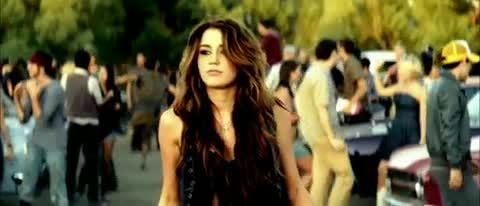 Miley-Cyrus-Party-In-The-USA 414