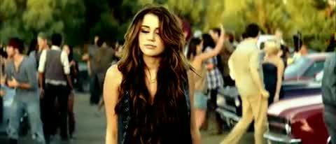 Miley-Cyrus-Party-In-The-USA 418