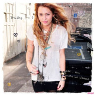 26804957_CVCDNHDZH - Miley Cyrus Glittery Pics