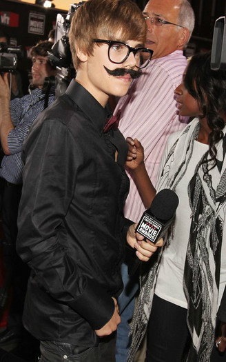 justin-bieber-011411-7