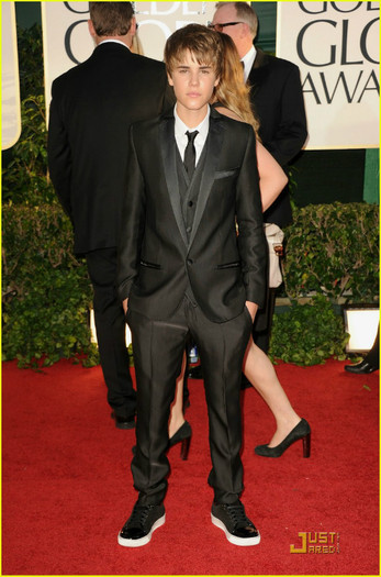 justin-bieber-golden-globes-02