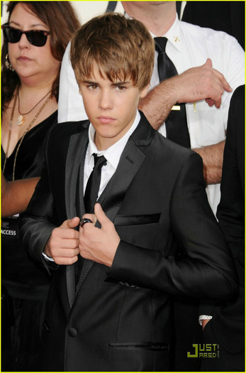 justin-bieber-golden-globes-19