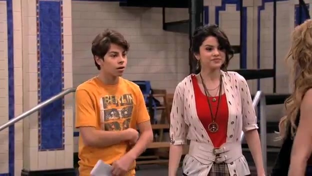 S03E12 052 - Episode Dude Looks Like Shakira