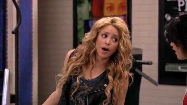 S03E12 072 - Episode Dude Looks Like Shakira