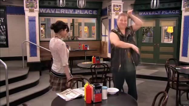 S03E12 079 - Episode Dude Looks Like Shakira