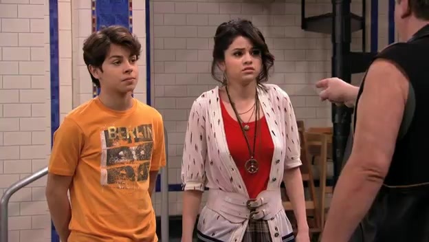 S03E12 084 - Episode Dude Looks Like Shakira