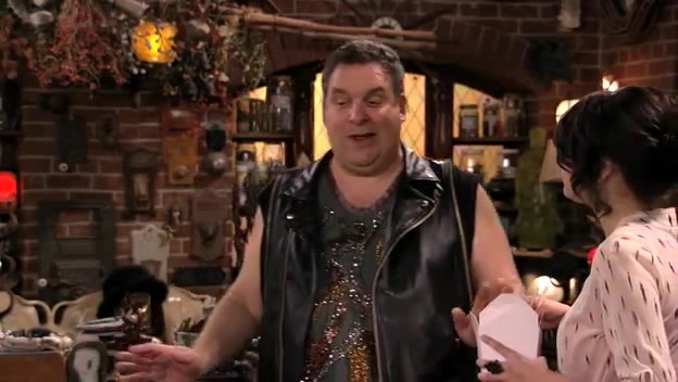 S03E12 141 - Episode Dude Looks Like Shakira