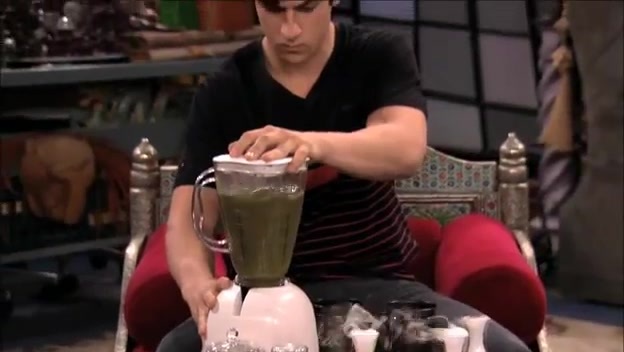 S03E12 356 - Episode Dude Looks Like Shakira