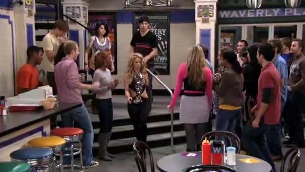 S03E12 422 - Episode Dude Looks Like Shakira