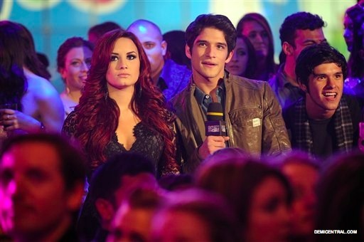 004 - Demi Lovato 2011 MTVs New Year Eve Special
