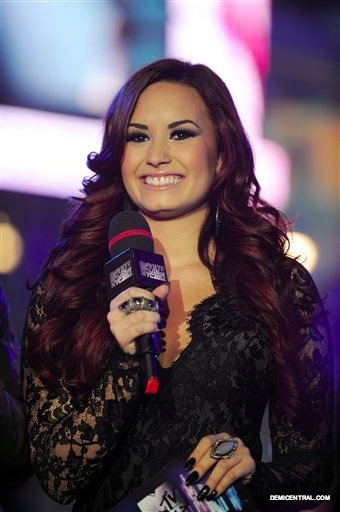 007 - Demi Lovato 2011 MTVs New Year Eve Special