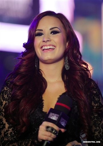 010 - Demi Lovato 2011 MTVs New Year Eve Special